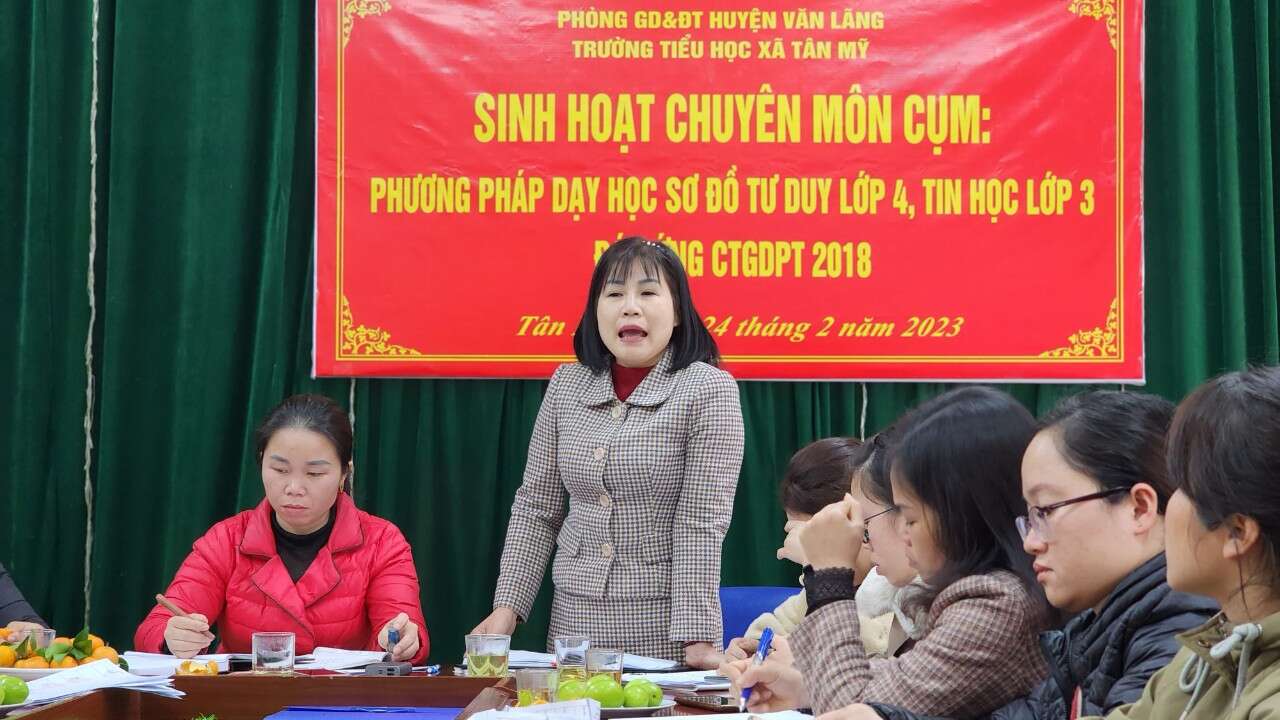 Sinh hoạt cụm chuyên môn tại Trường TH Tân Mỹ về phương pháp dạy học sơ đồ tư duy lớp 4, dạy học môn tin học đpá ứng CTGDPT 2018